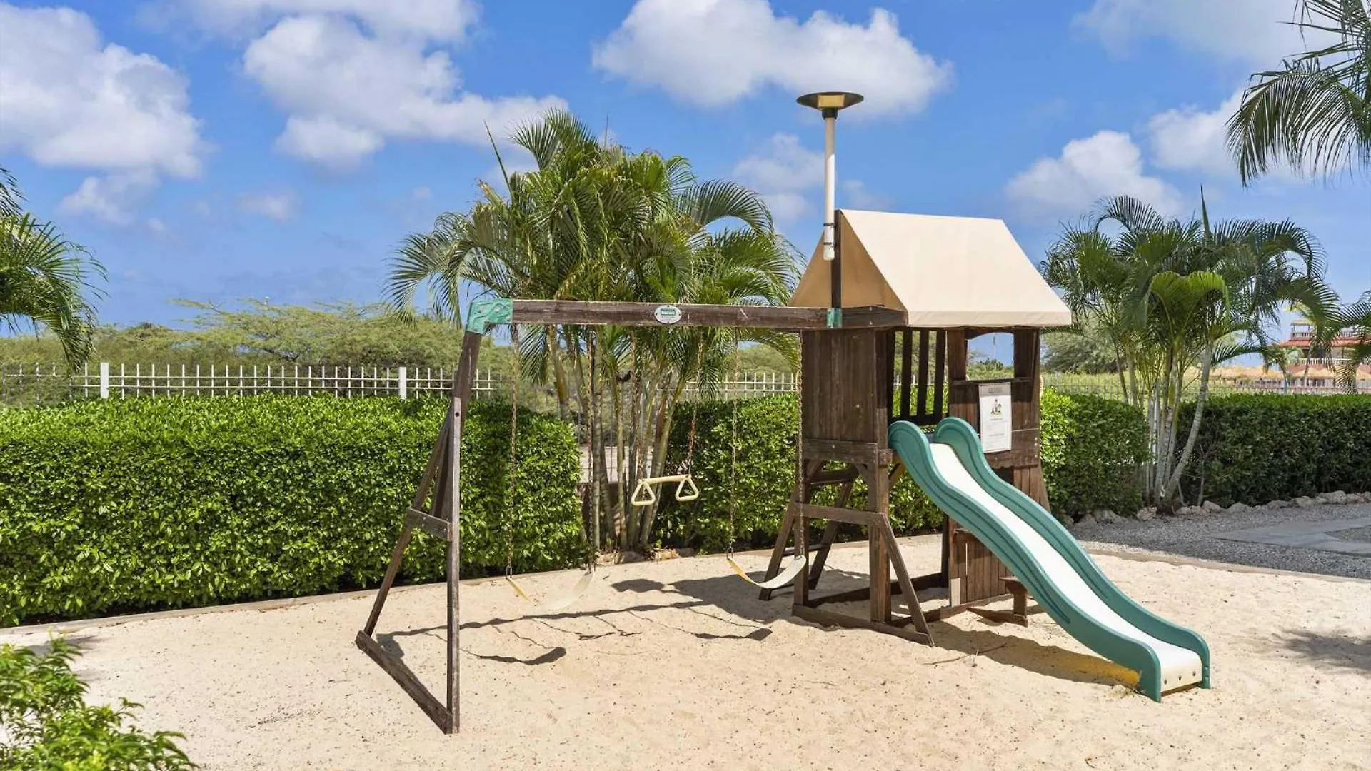 Beach View - Beach Royale 2Br Condo - Lv406 Palm Beach Holiday home