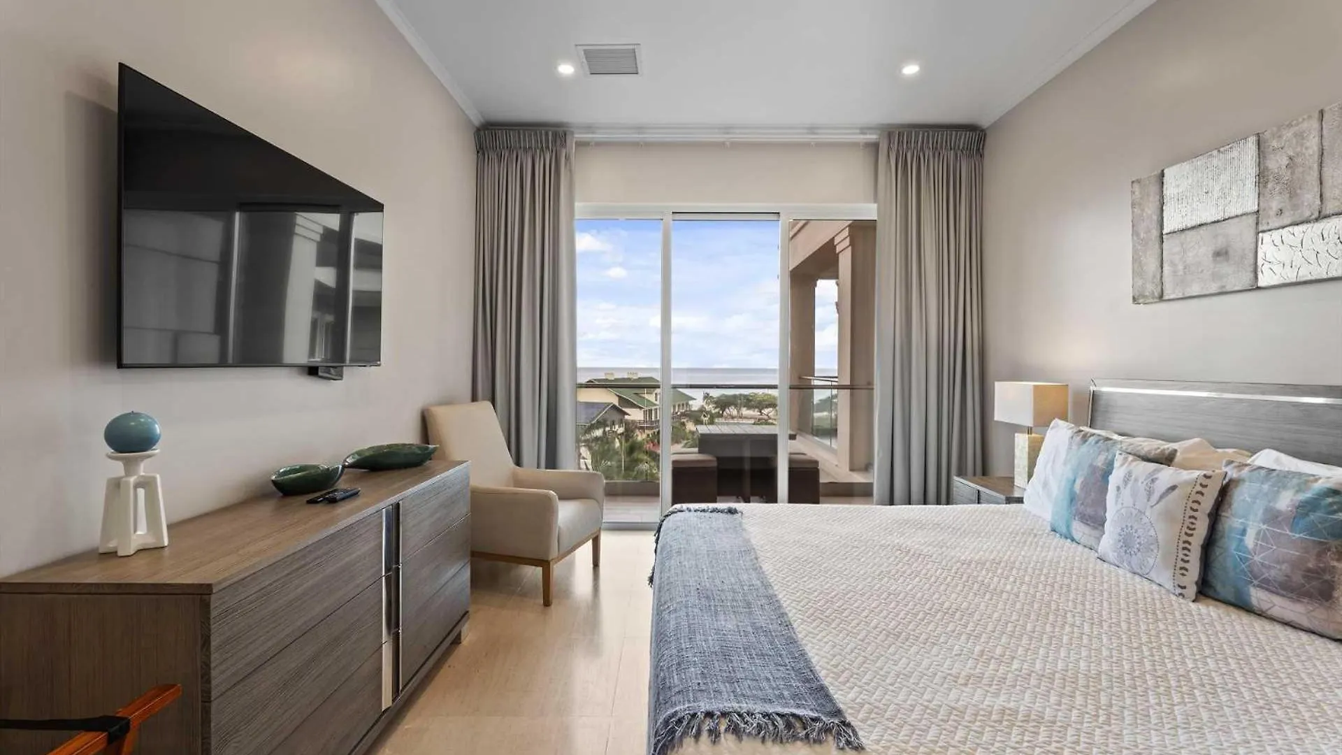 Beach View - Beach Royale 2Br Condo - Lv406 Palm Beach